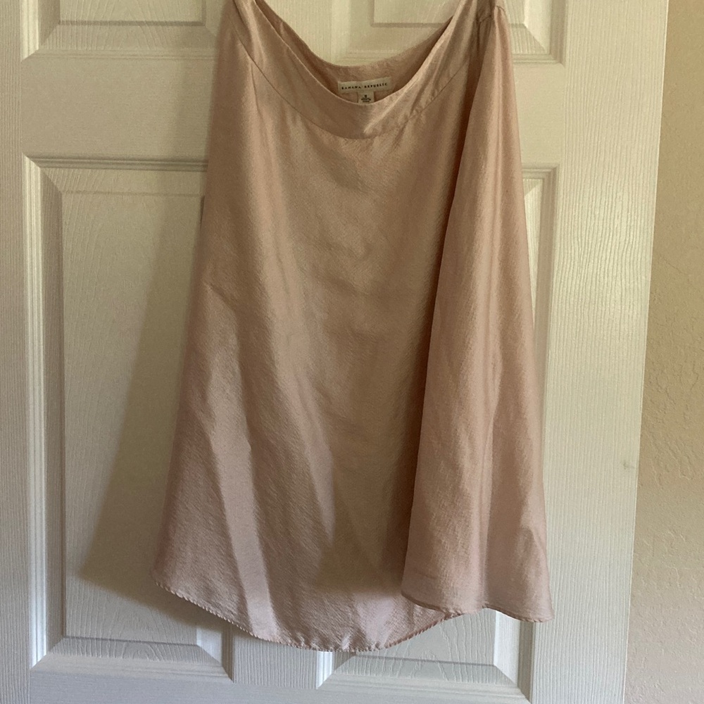 Elegant Banana Republic Silk Skirt